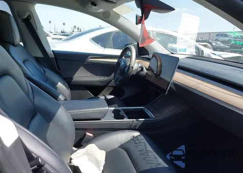 2022 Tesla Model Y Long Range Dual Motor All-Wheel Drive из США, поврежденный, VIN 7SAYGAEE7NF550199